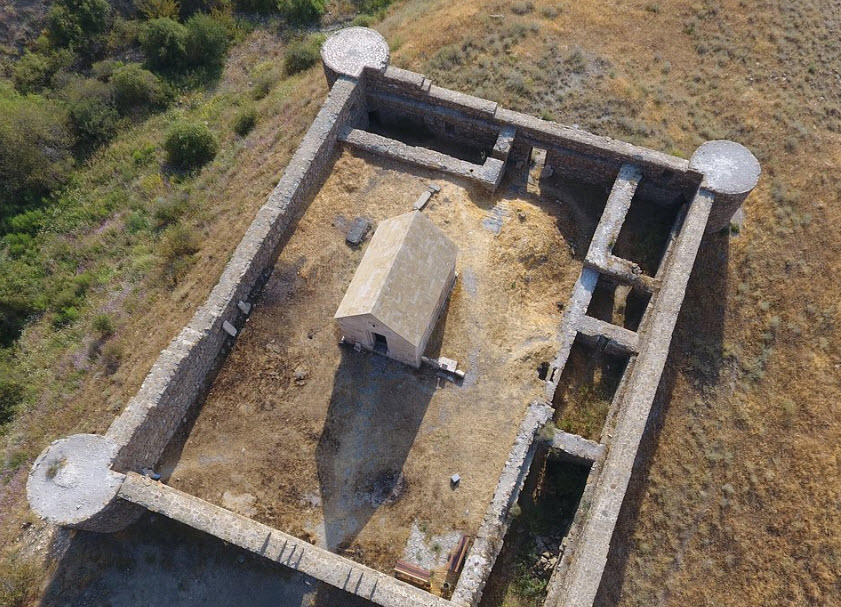 Gevorg Marzpetuni/Tapi Castle, Armenia